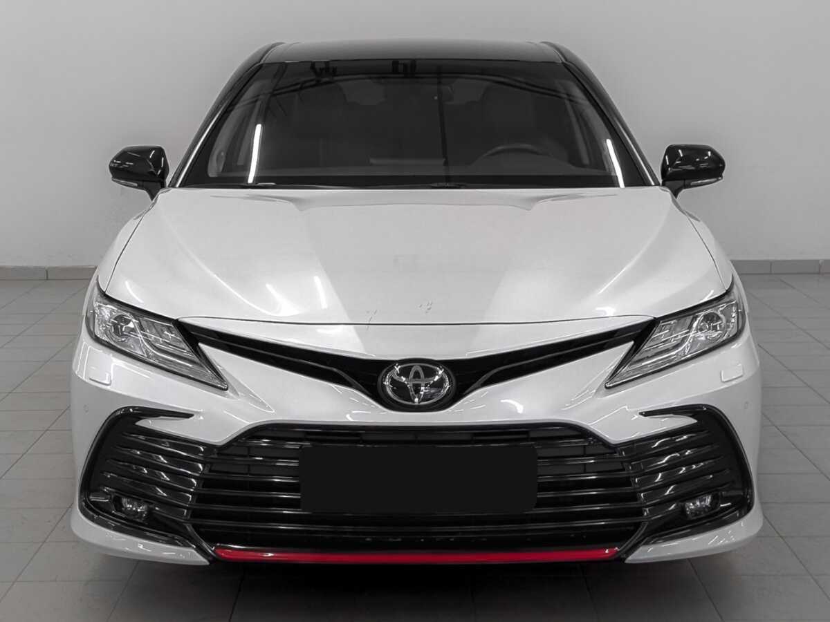 Toyota Camry с пробегом — 2022 год. Фото: #1
