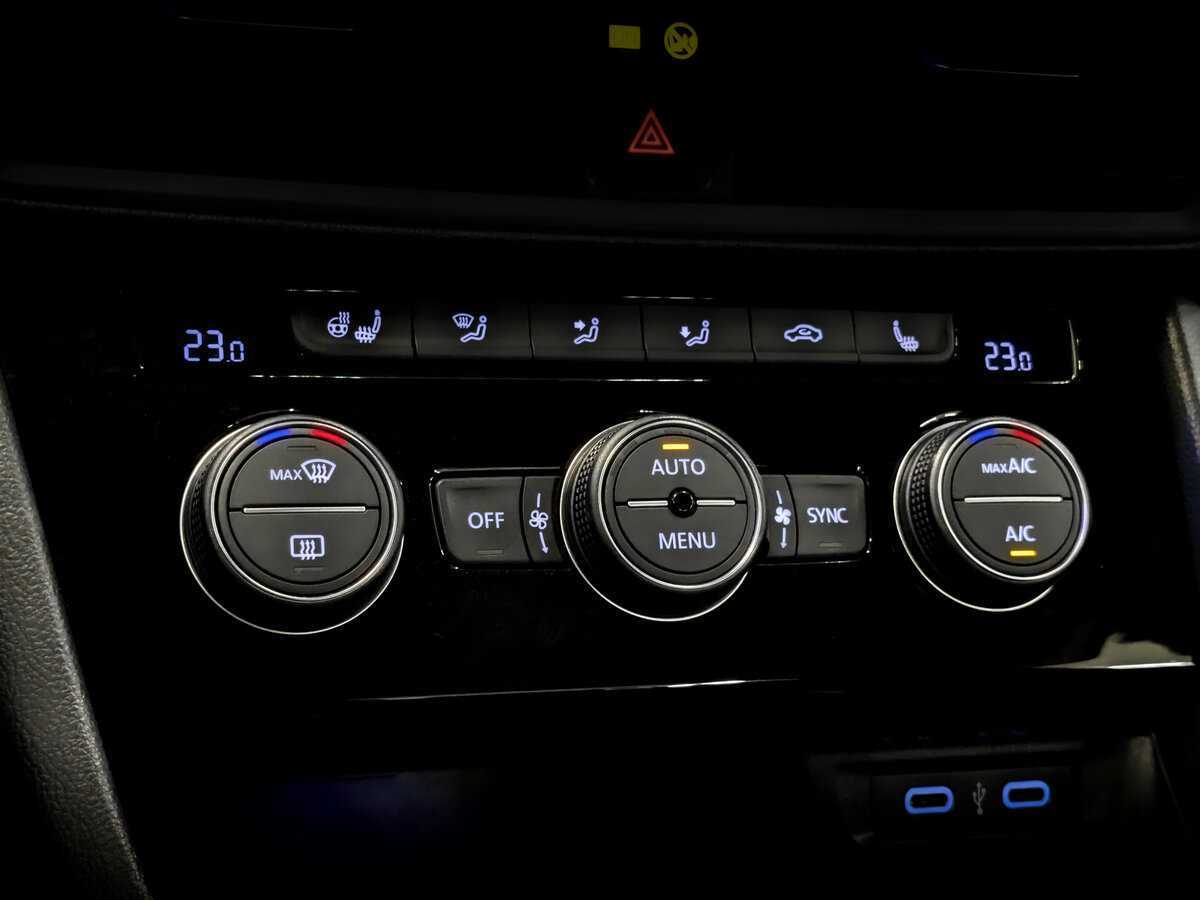 Volkswagen Jetta с пробегом — 2020 год. Фото: #24