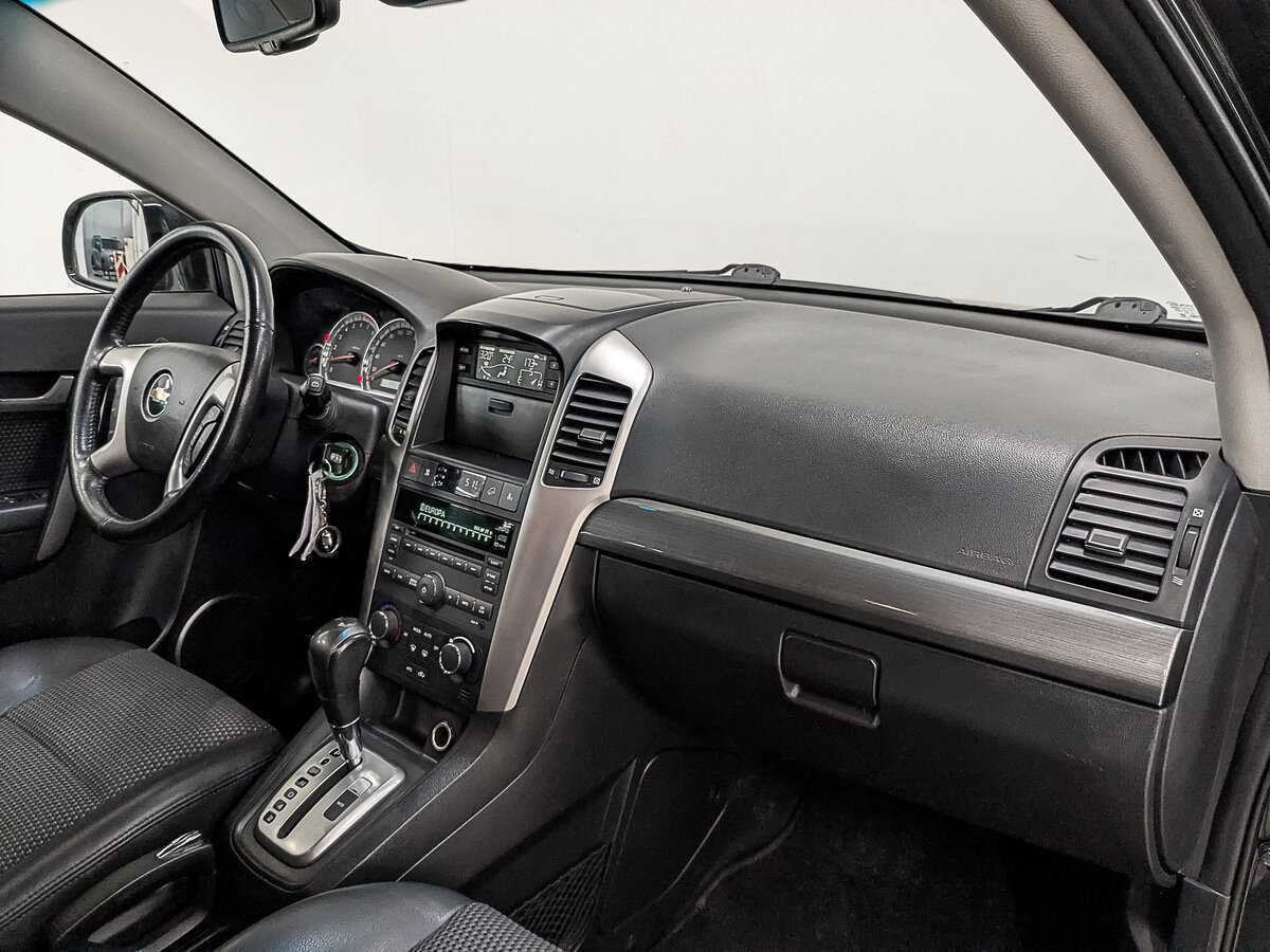 Chevrolet Captiva с пробегом — 2010 год. Фото: #12