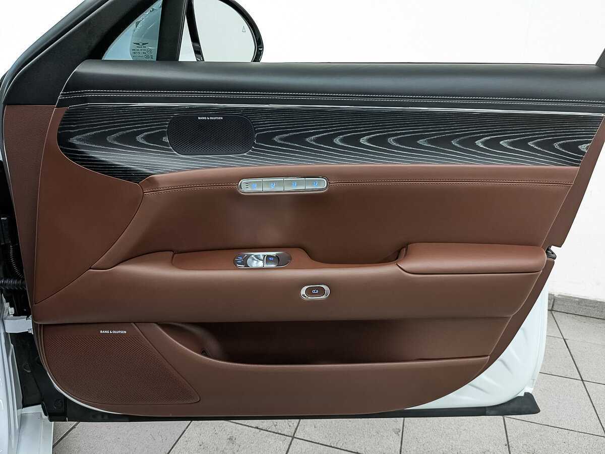 Genesis G90 с пробегом — 2022 год. Фото: #23