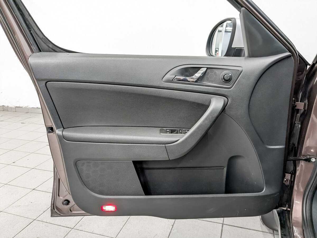 Skoda Yeti с пробегом — 2014 год. Фото: #18