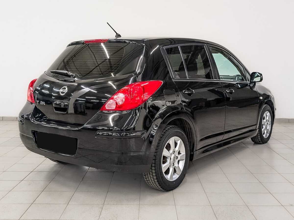Nissan Tiida с пробегом — 2010 год. Фото: #4