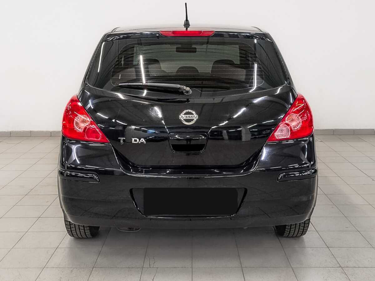 Nissan Tiida с пробегом — 2010 год. Фото: #5