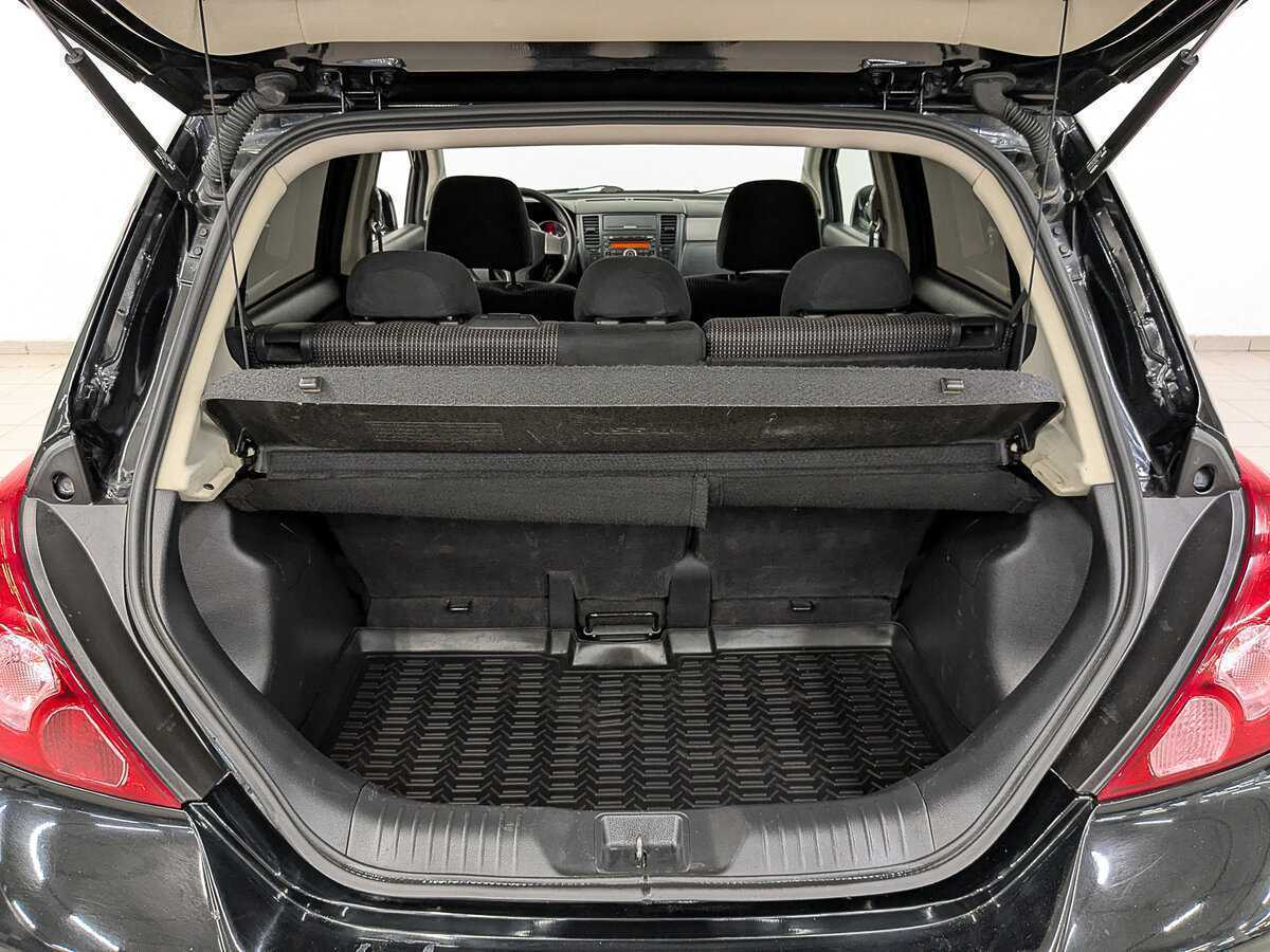 Nissan Tiida с пробегом — 2010 год. Фото: #9