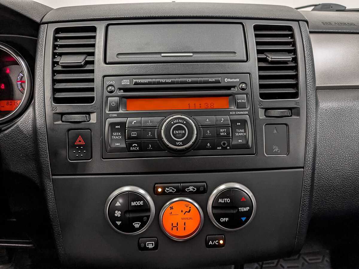 Nissan Tiida с пробегом — 2010 год. Фото: #16