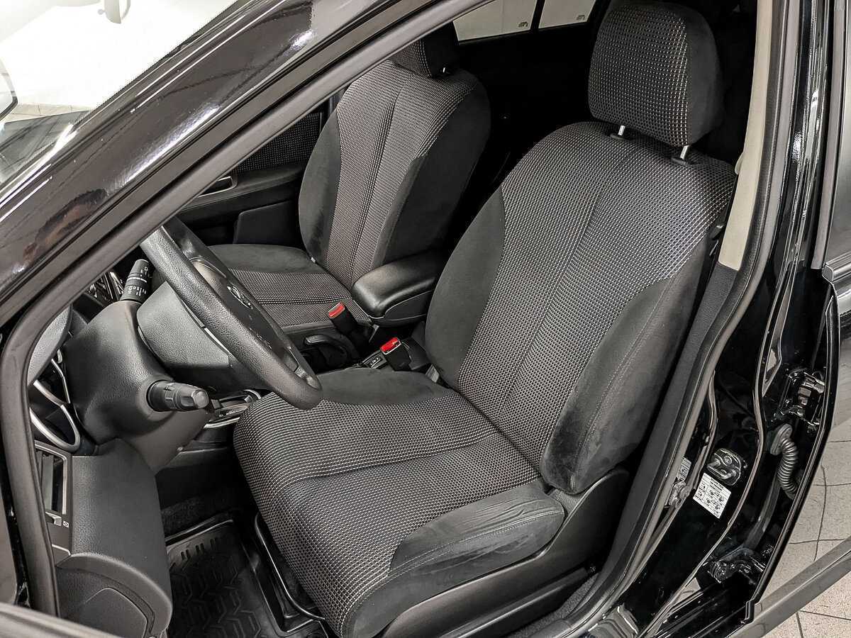 Nissan Tiida с пробегом — 2010 год. Фото: #19