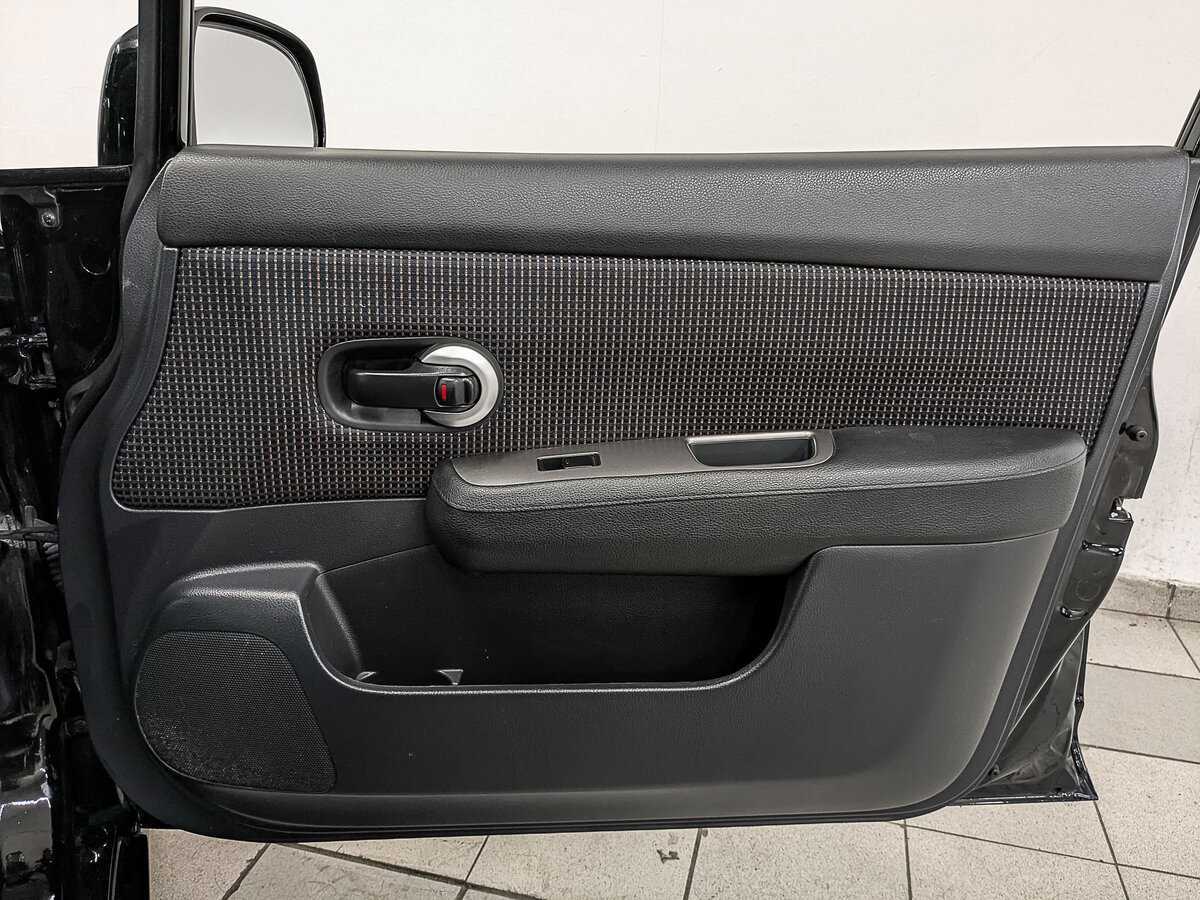 Nissan Tiida с пробегом — 2010 год. Фото: #23