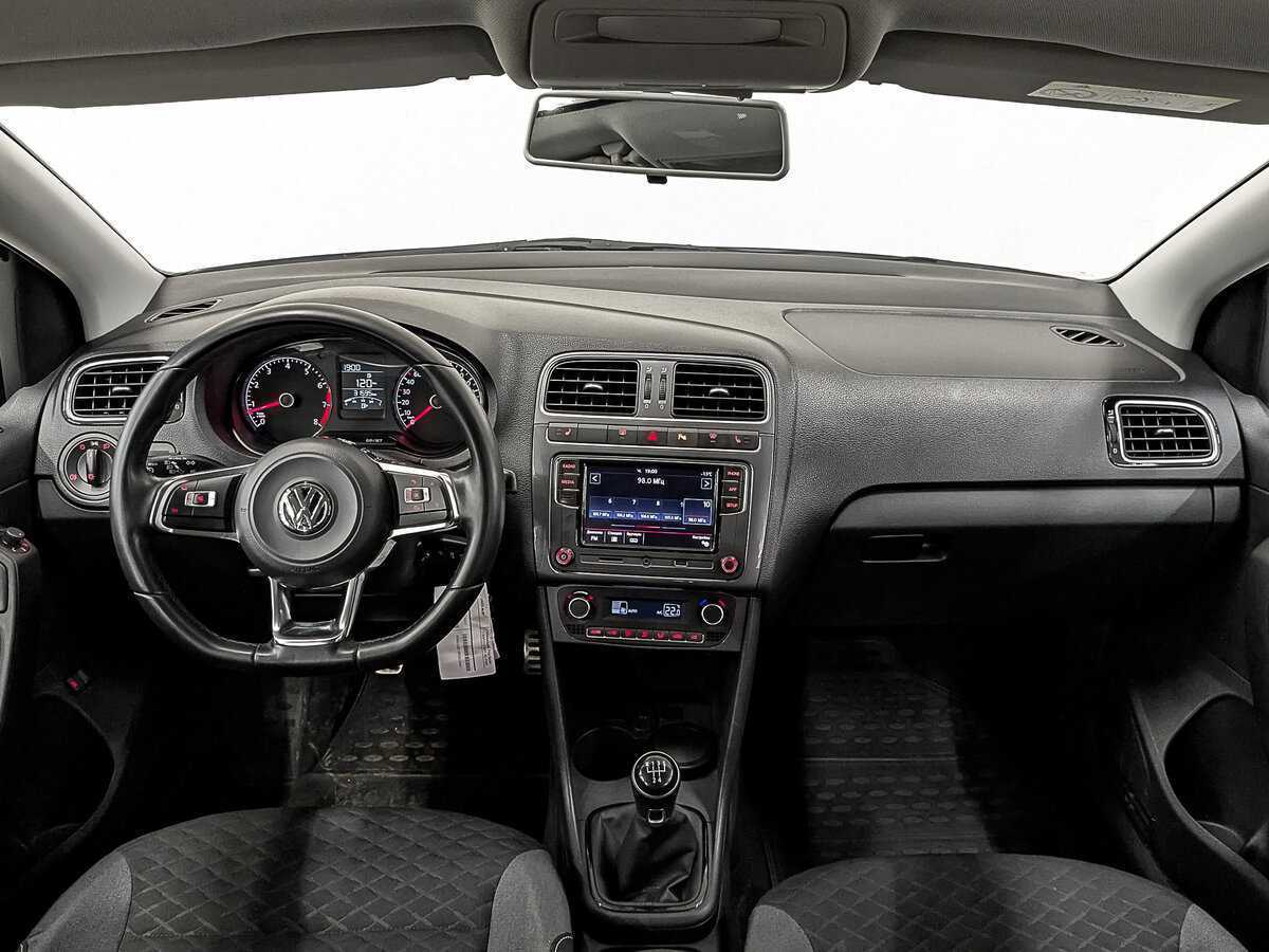 Volkswagen Polo с пробегом — 2018 год. Фото: #13