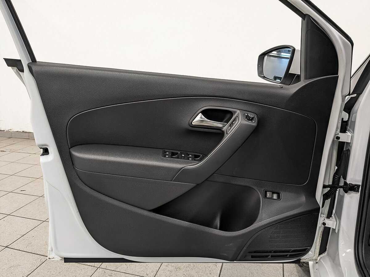 Volkswagen Polo с пробегом — 2018 год. Фото: #18