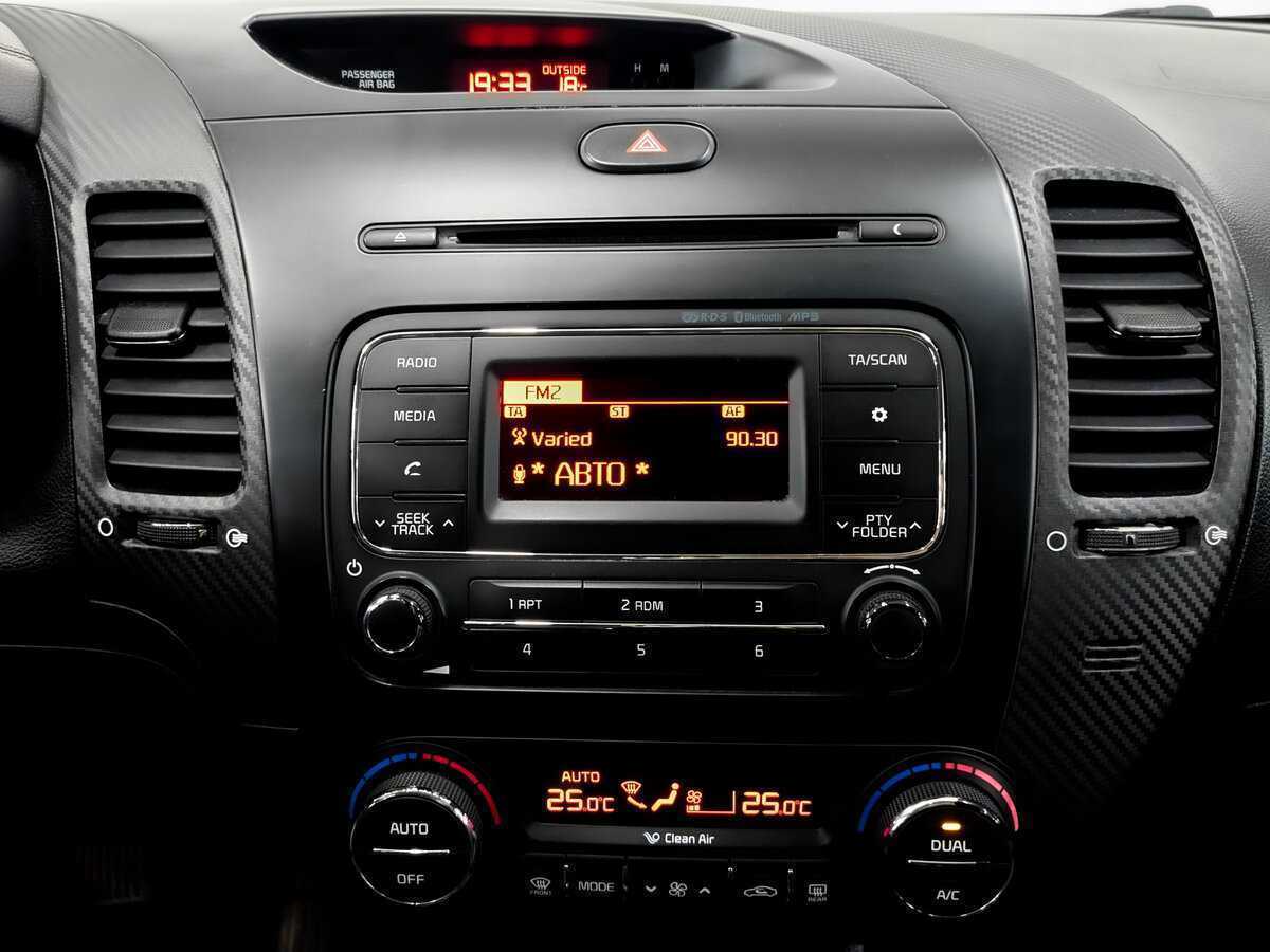 Kia Cerato с пробегом — 2013 год. Фото: #14