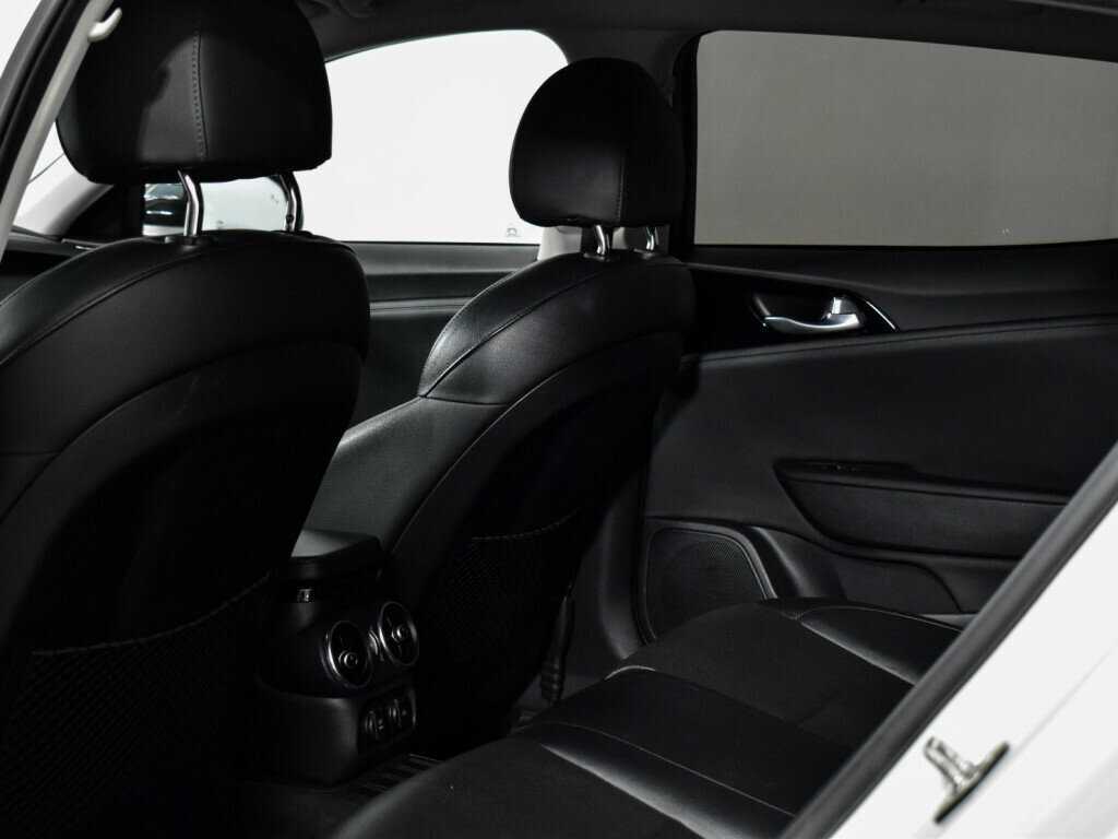 Kia Stinger с пробегом — 2018 год. Фото: #9