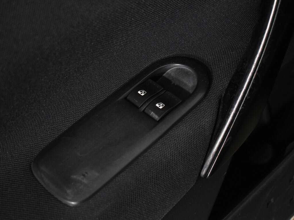 Renault Megane с пробегом — 2008 год. Фото: #9