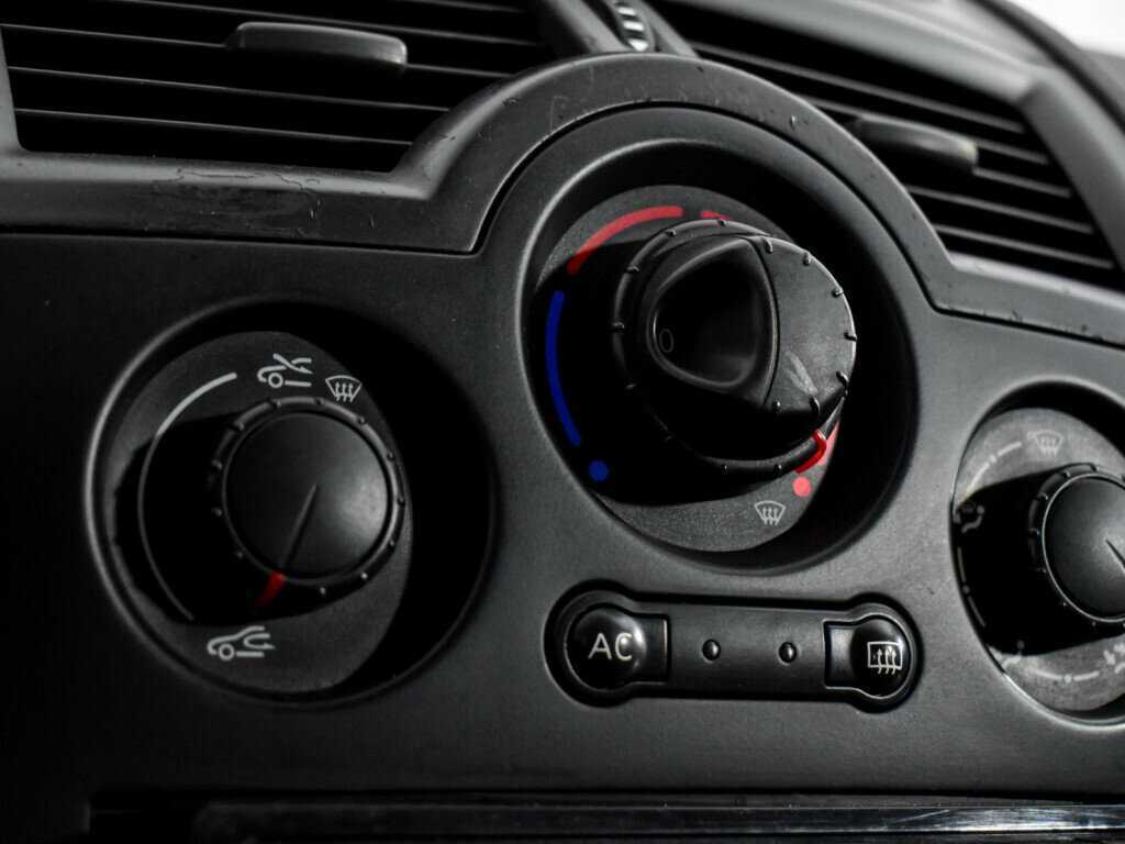 Renault Megane с пробегом — 2008 год. Фото: #16