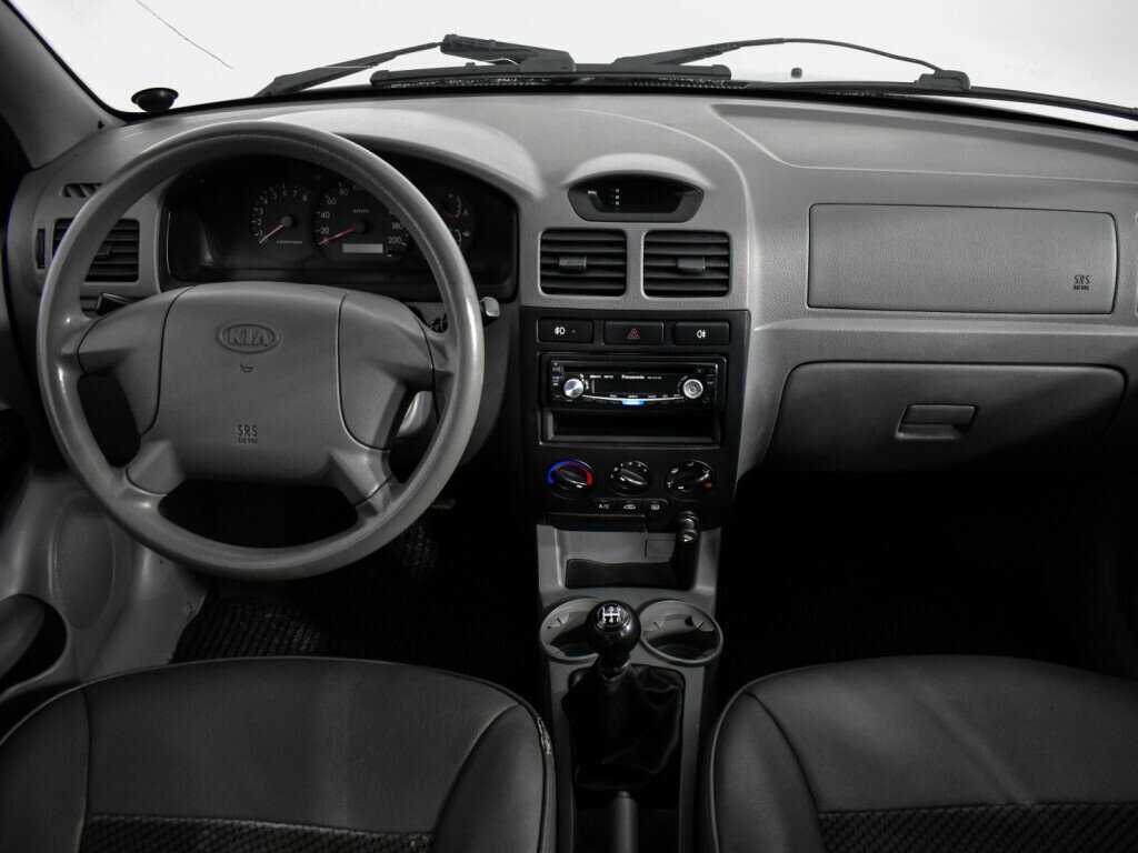 Kia Rio с пробегом — 2005 год. Фото: #10