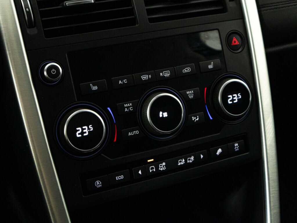 Land Rover Discovery Sport с пробегом — 2019 год. Фото: #18