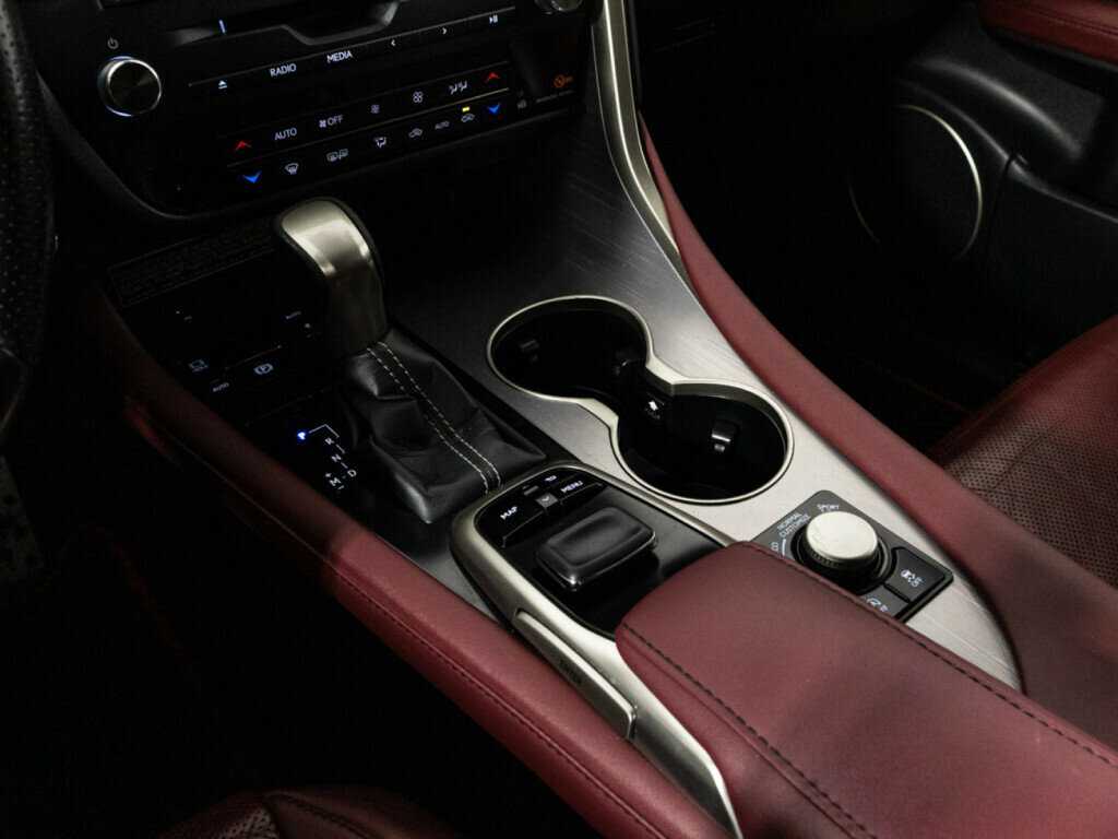 Lexus RX с пробегом — 2017 год. Фото: #17