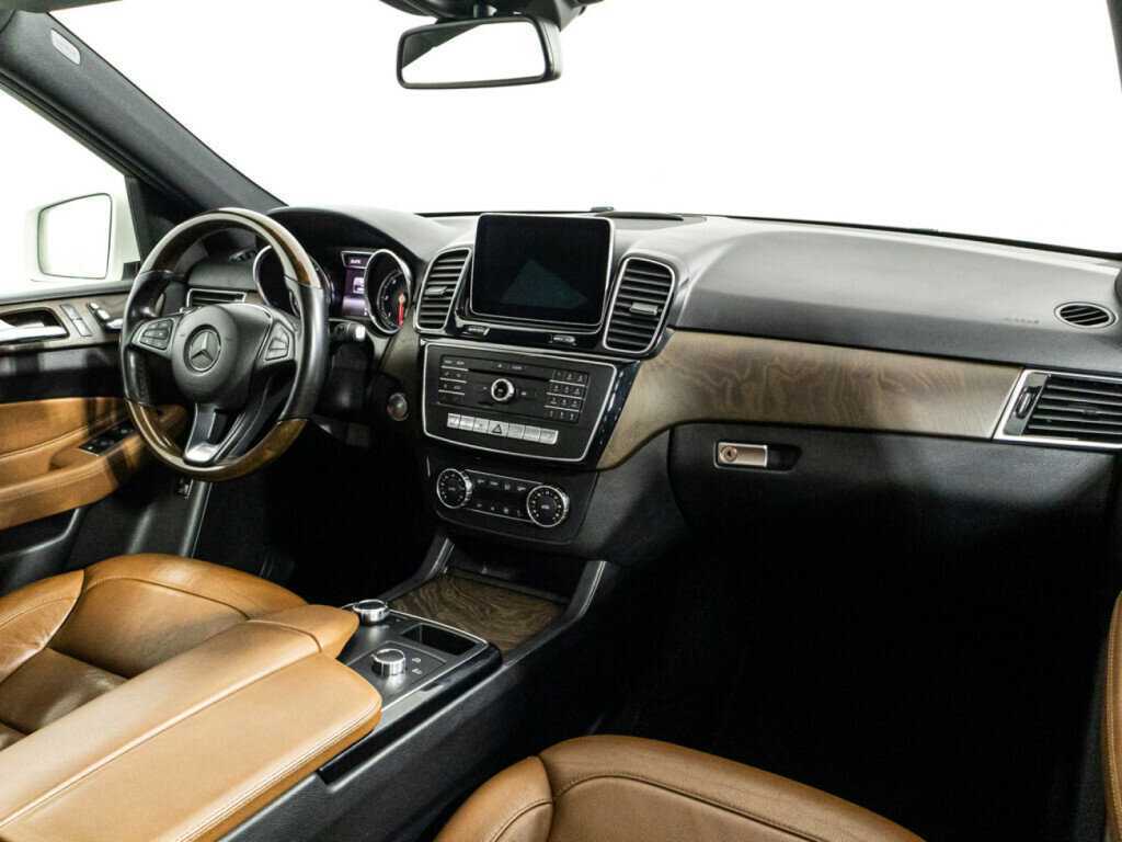 Mercedes-Benz GLE с пробегом — 2015 год. Фото: #8