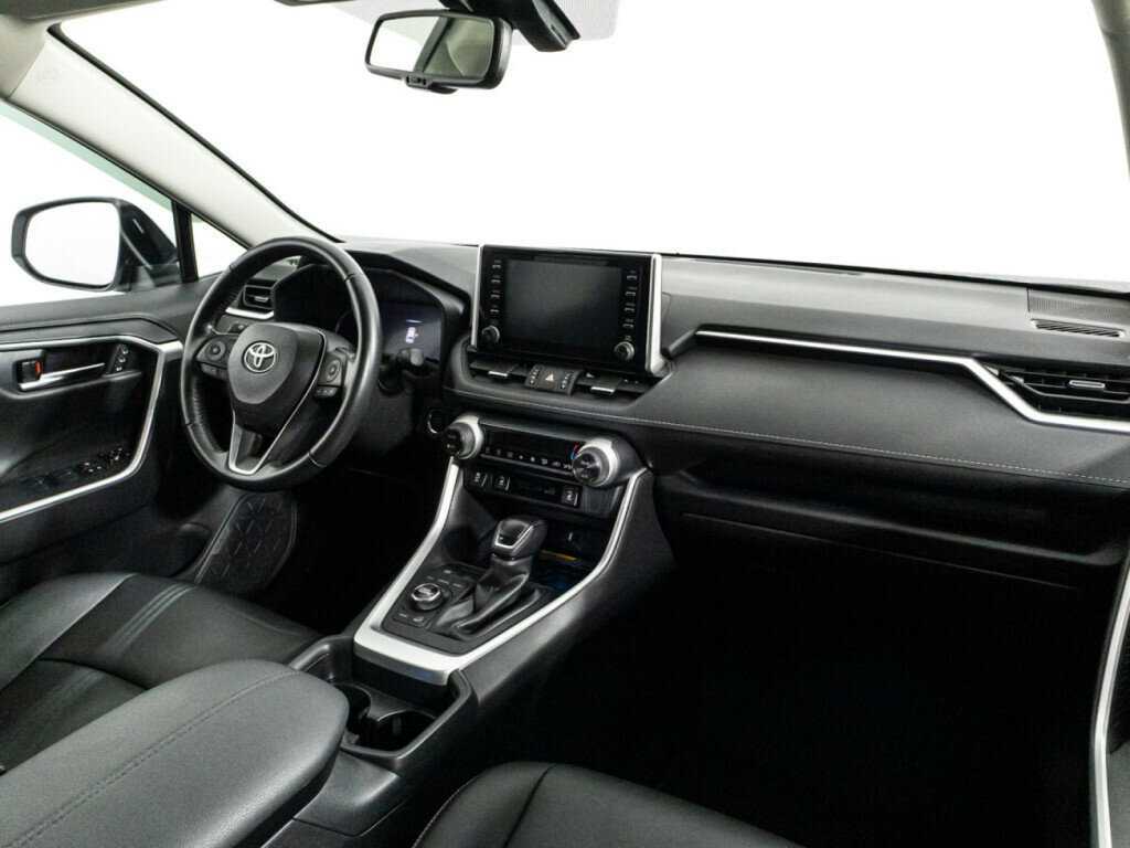 Toyota RAV4 с пробегом — 2022 год. Фото: #8