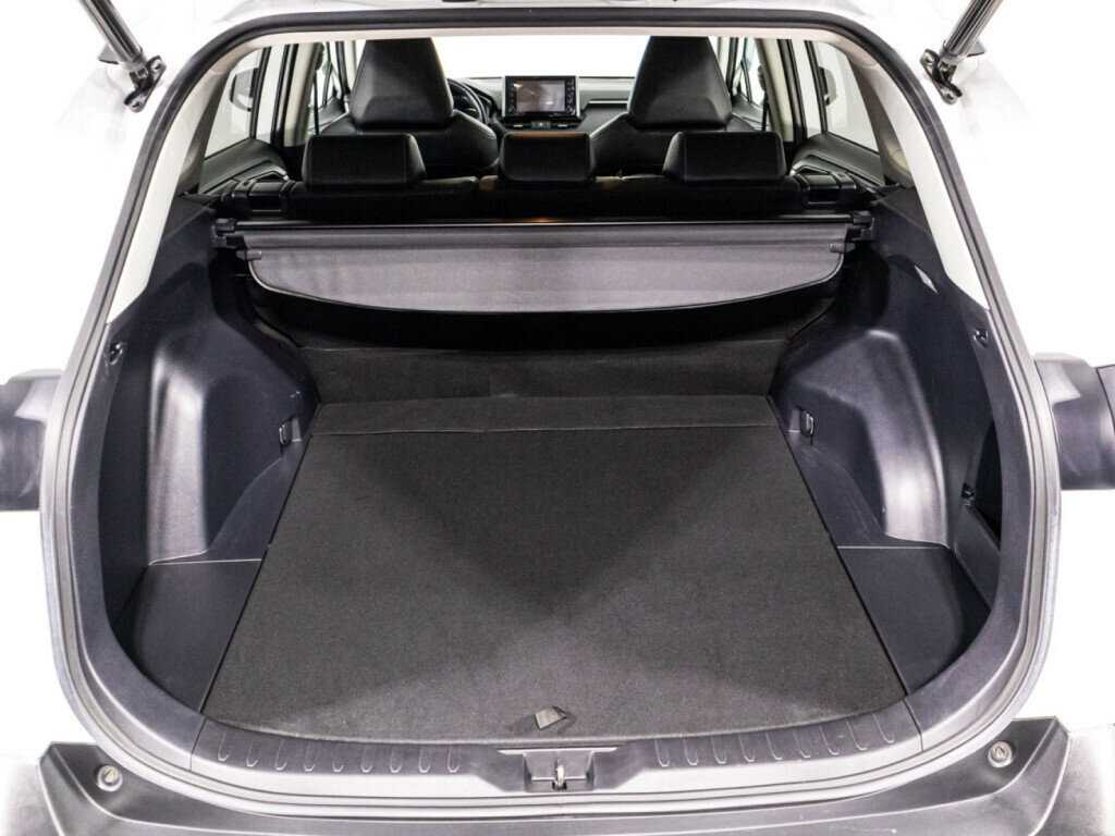 Toyota RAV4 с пробегом — 2022 год. Фото: #14