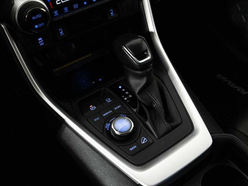 Toyota RAV4 с пробегом — 2022 год. Фото: #18