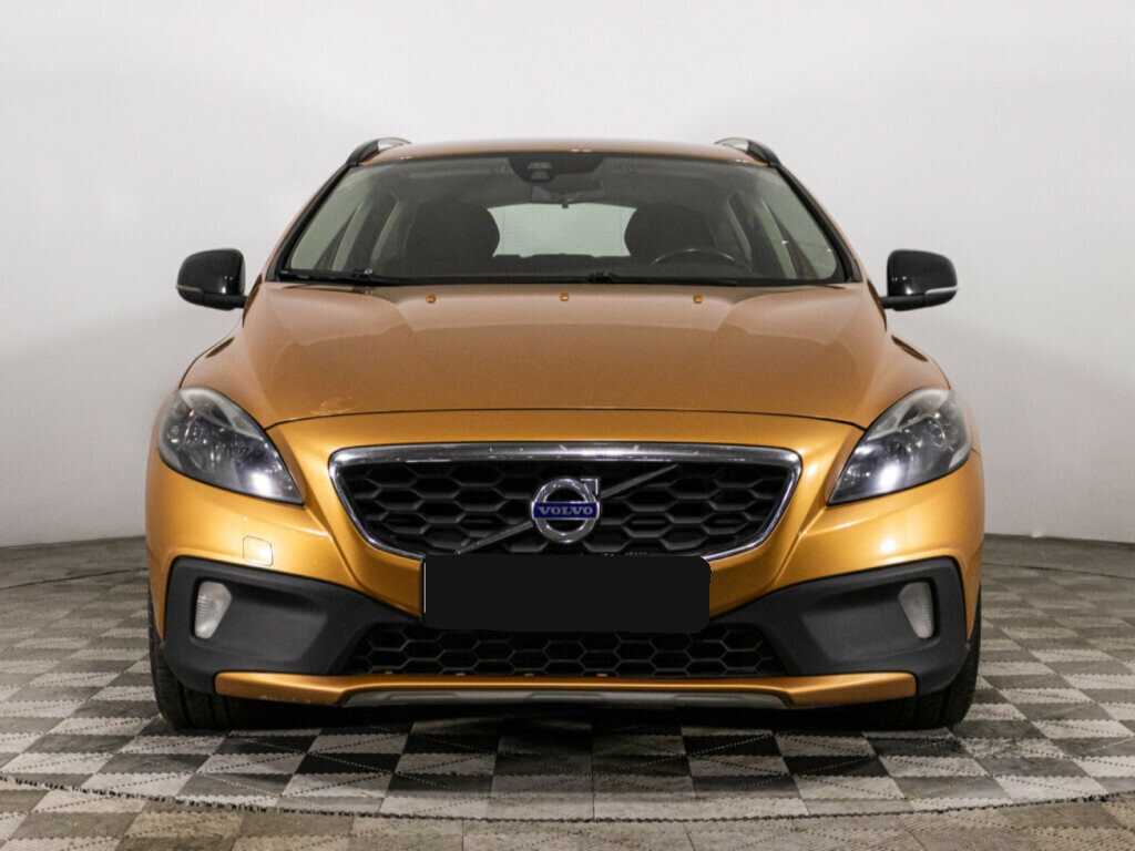 Volvo V40 Cross Country с пробегом — 2014 год. Фото: #1