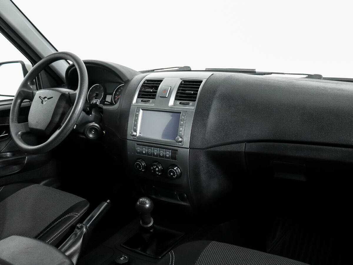 УАЗ Patriot с пробегом — 2015 год. Фото: #8