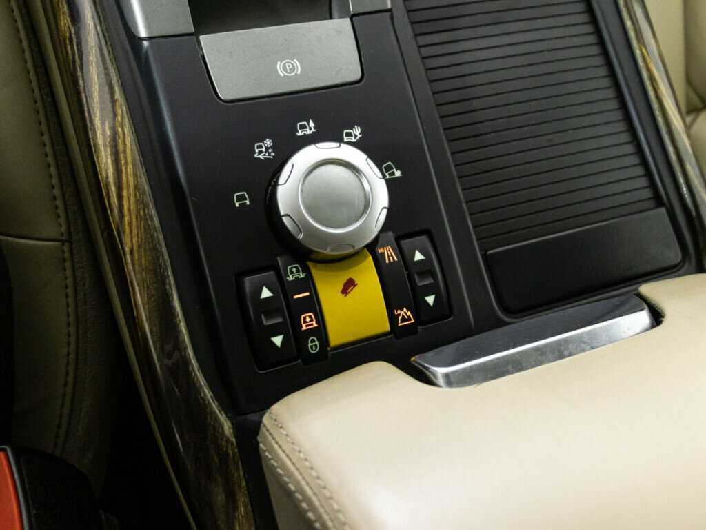 Land Rover Range Rover Sport с пробегом — 2008 год. Фото: #18