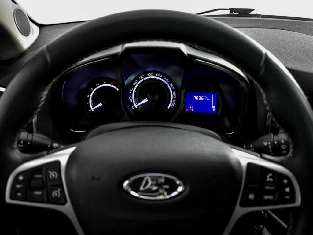 Lada (ВАЗ) XRAY с пробегом — 2018 год. Фото: #11