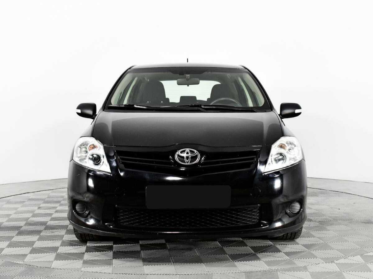 Toyota Auris с пробегом — 2010 год. Фото: #1