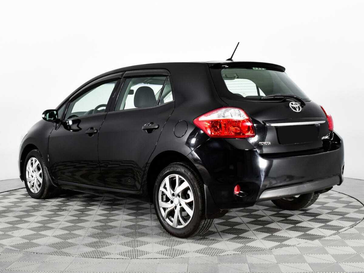 Toyota Auris с пробегом — 2010 год. Фото: #6