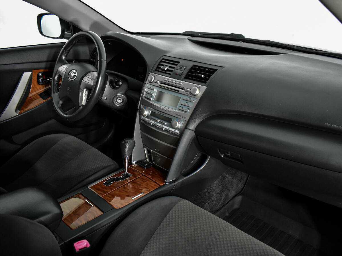 Toyota Camry с пробегом — 2008 год. Фото: #9