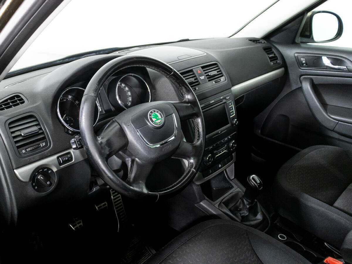 Skoda Yeti с пробегом — 2011 год. Фото: #10