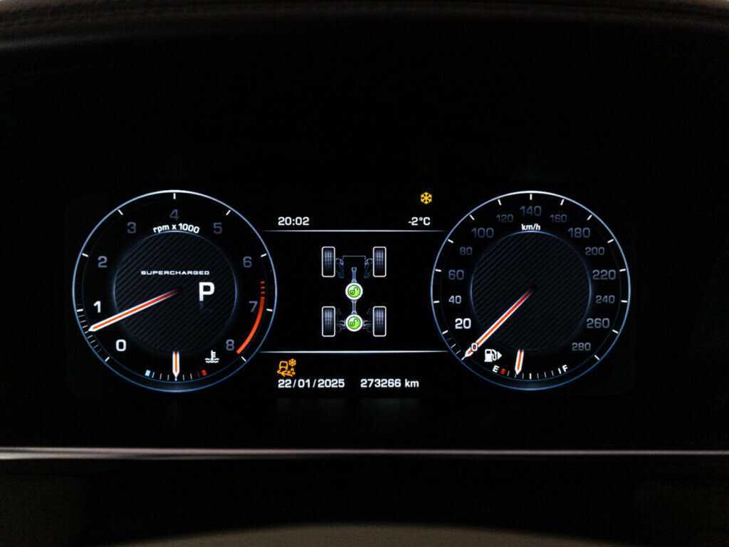 Land Rover Range Rover с пробегом — 2016 год. Фото: #11