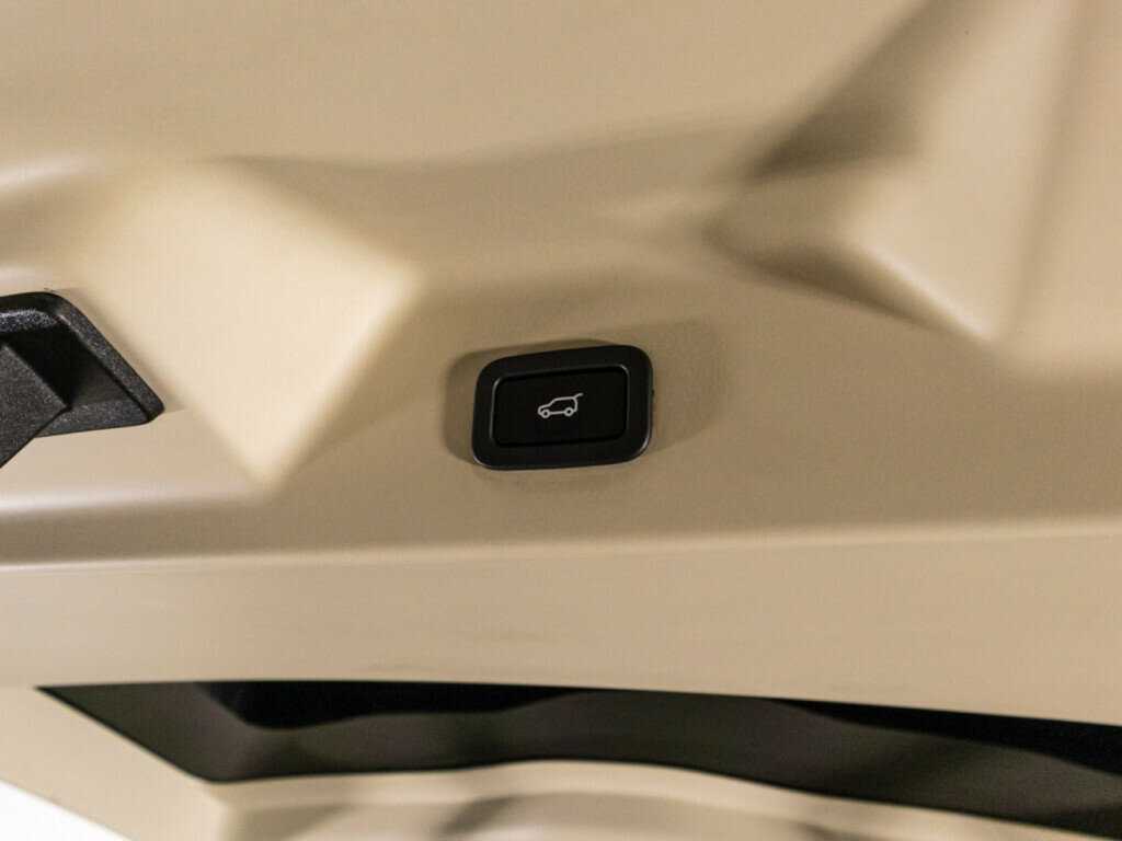 Land Rover Range Rover с пробегом — 2016 год. Фото: #15