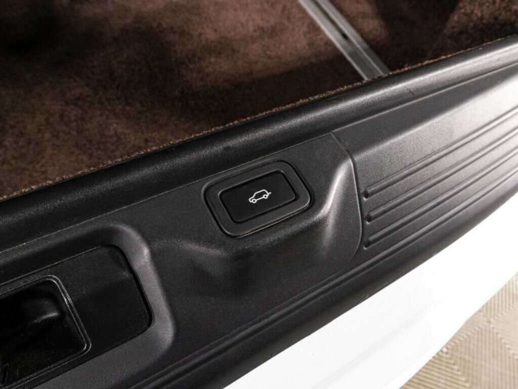 Land Rover Range Rover с пробегом — 2016 год. Фото: #16