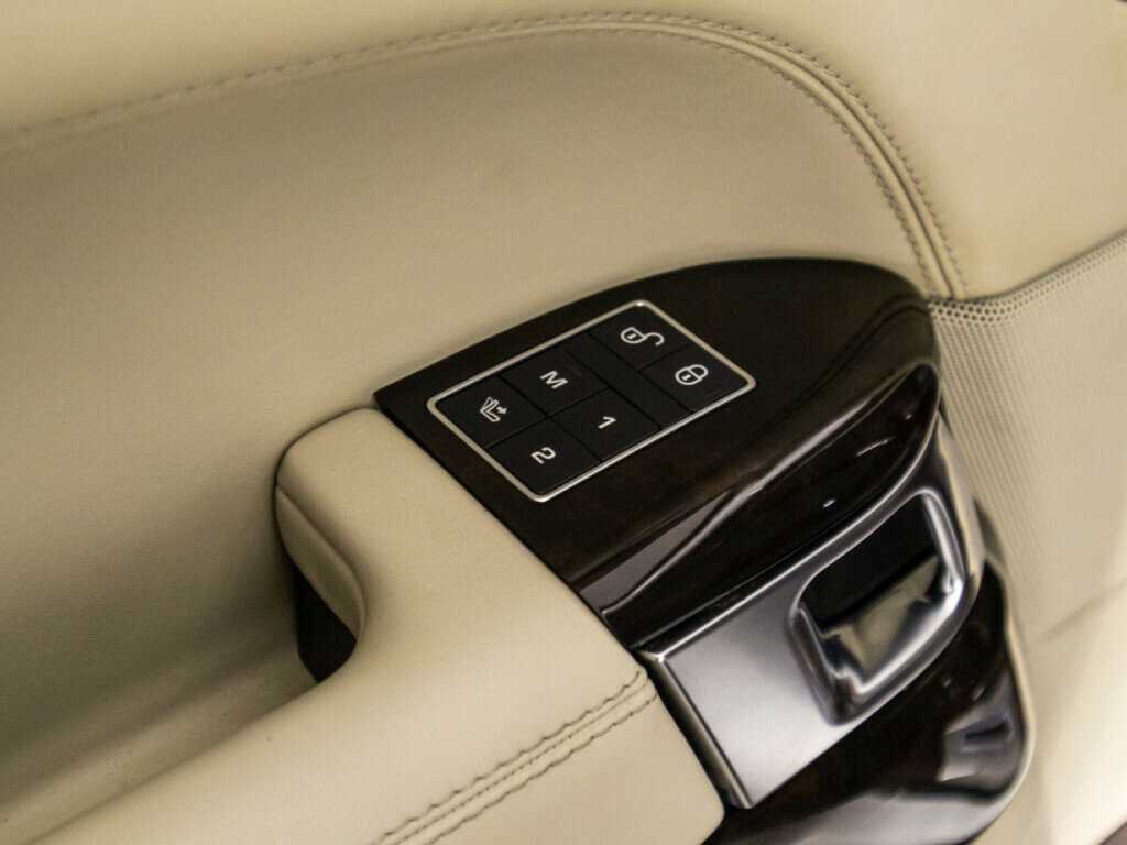 Land Rover Range Rover с пробегом — 2016 год. Фото: #19