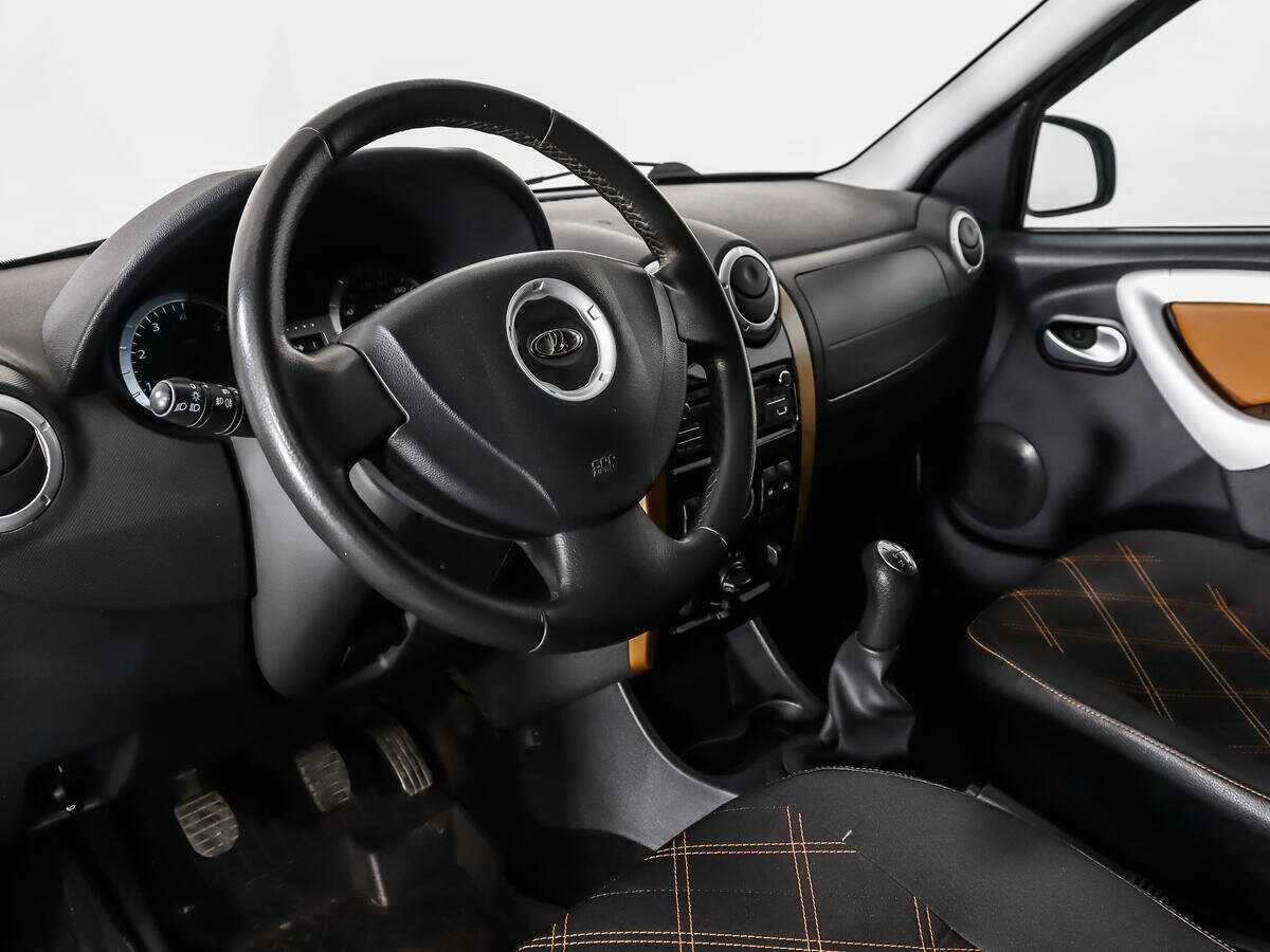 Lada (ВАЗ) Largus с пробегом — 2015 год. Фото: #8