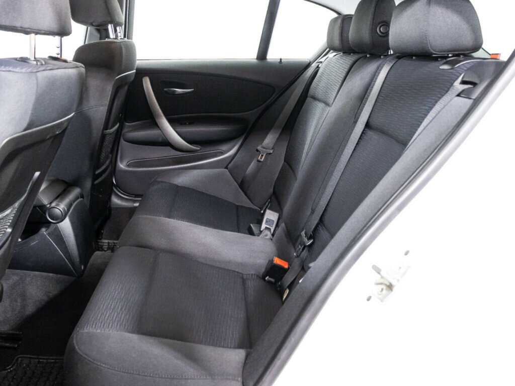 BMW 1 серии с пробегом — 2011 год. Фото: #9