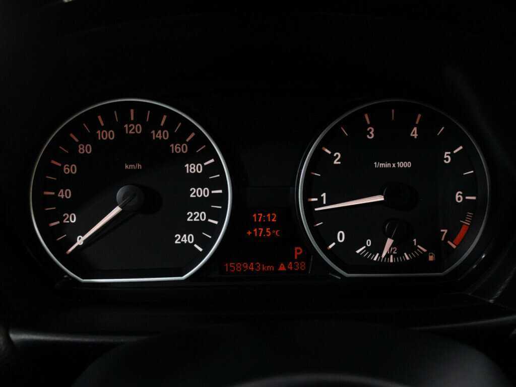 BMW 1 серии с пробегом — 2011 год. Фото: #11