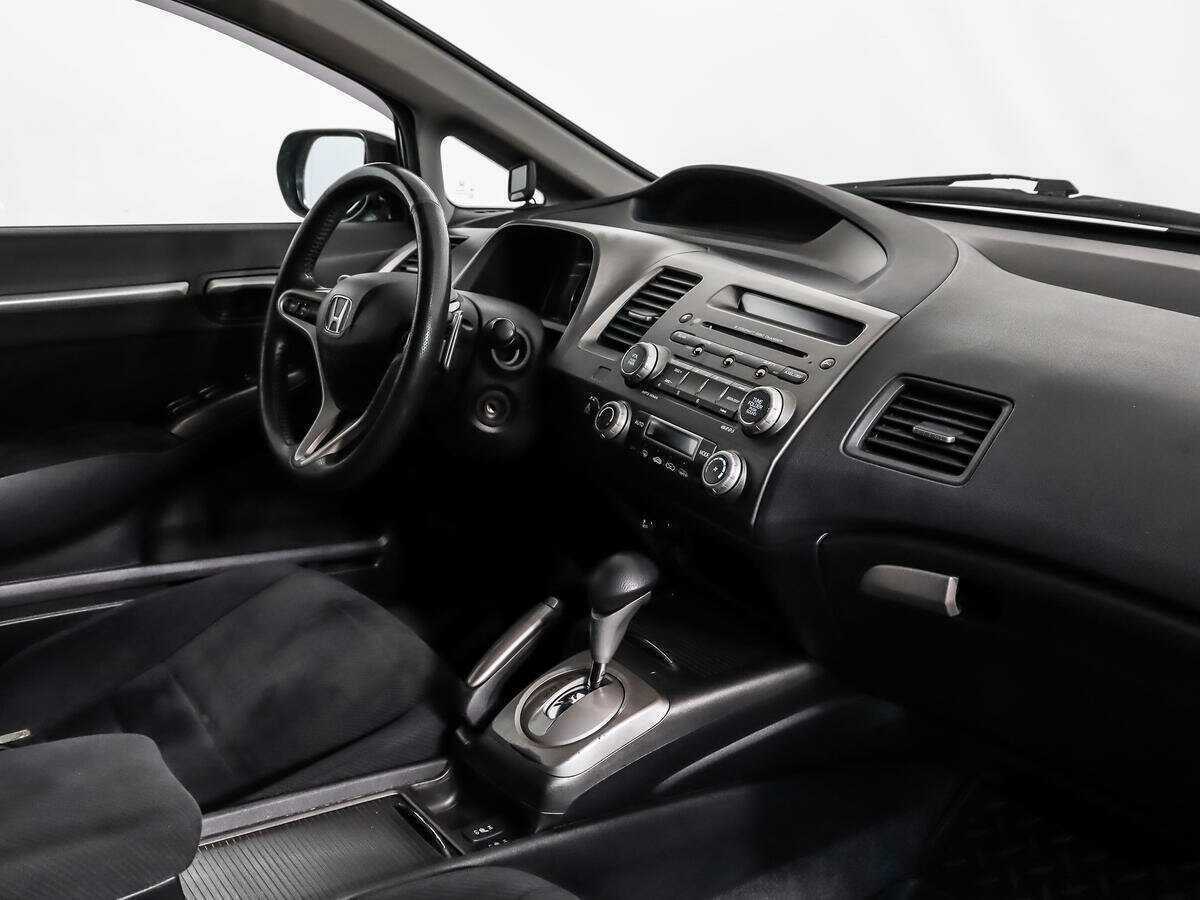 Honda Civic с пробегом — 2010 год. Фото: #10
