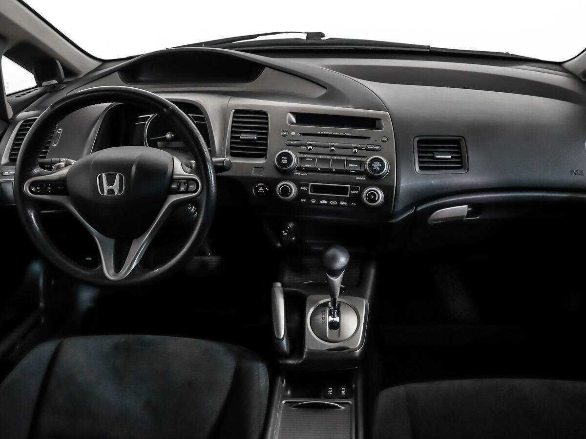 Honda Civic с пробегом — 2010 год. Фото: #11