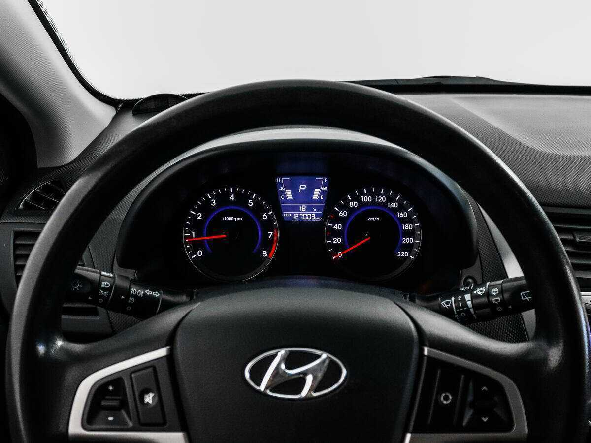 Hyundai Solaris с пробегом — 2014 год. Фото: #15