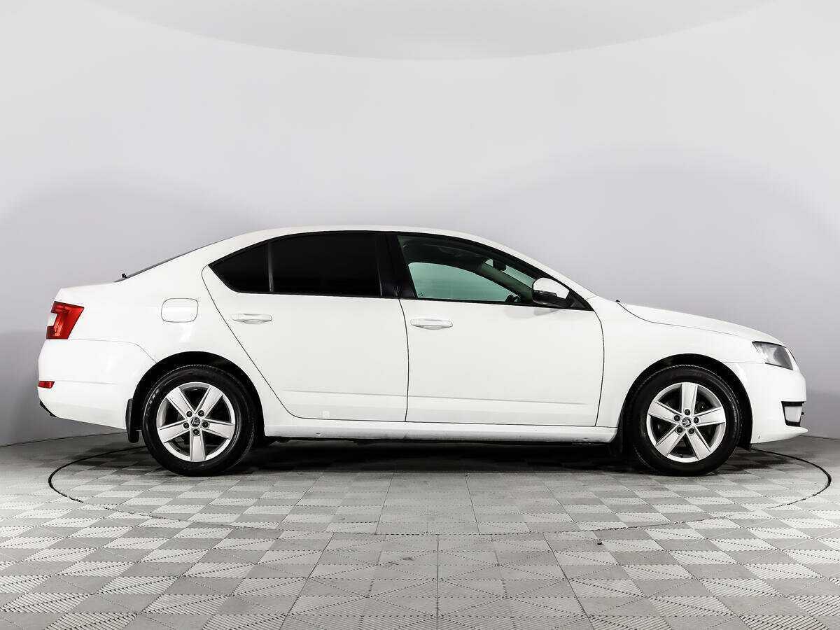 Skoda Octavia с пробегом — 2013 год. Фото: #3