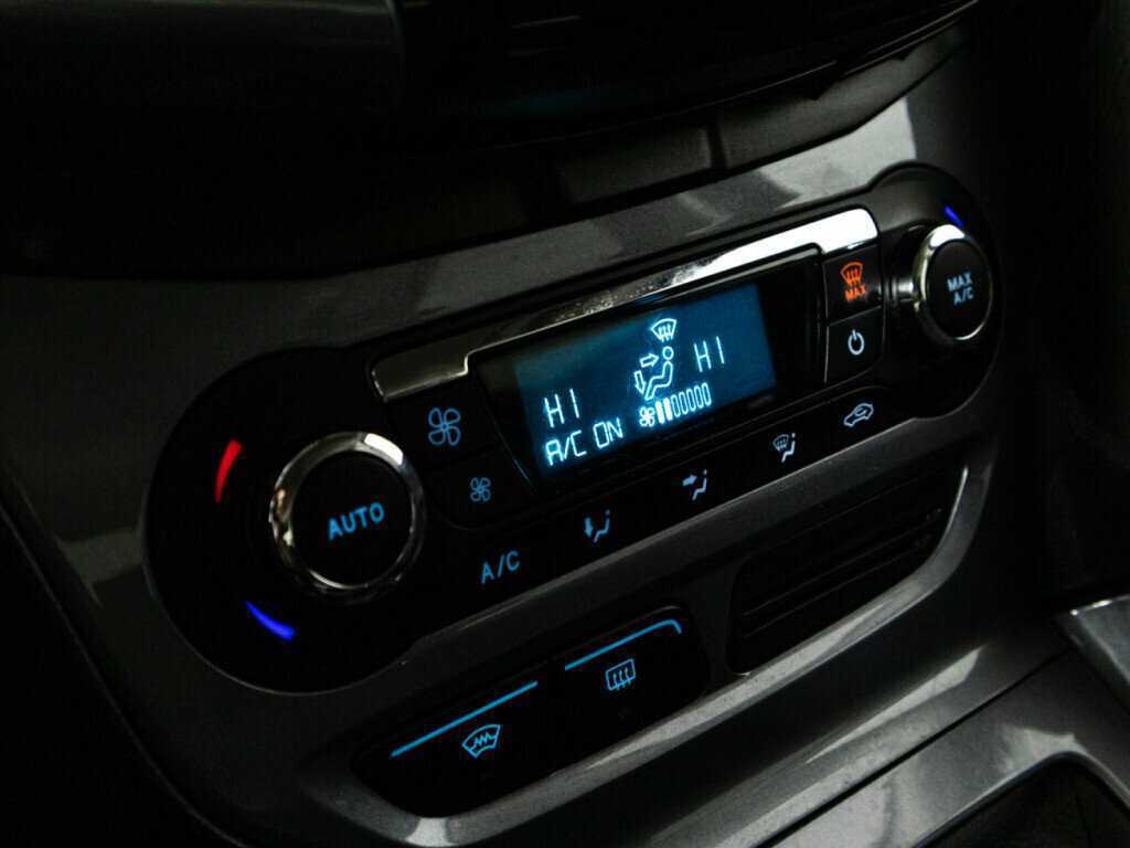 Ford Focus с пробегом — 2011 год. Фото: #14