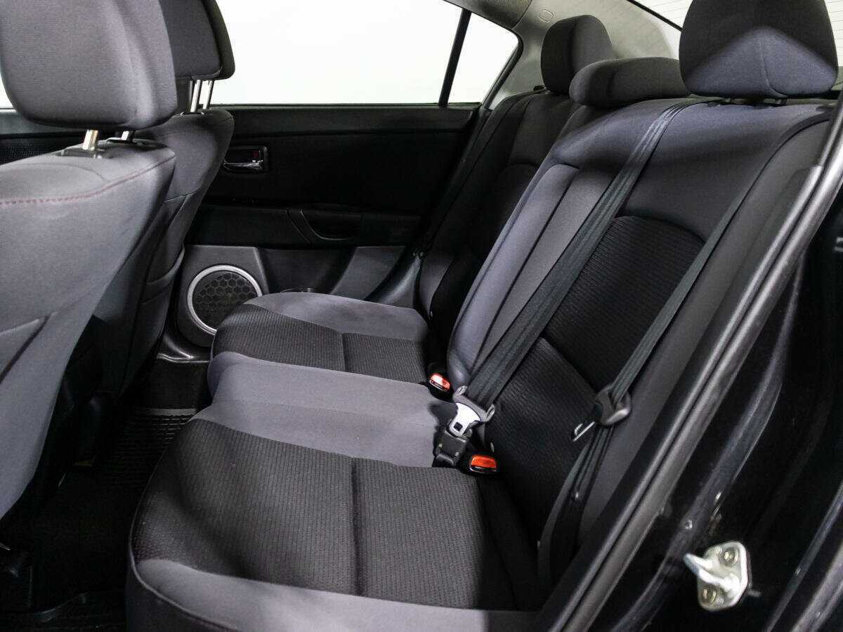 Mazda 3 с пробегом — 2008 год. Фото: #9