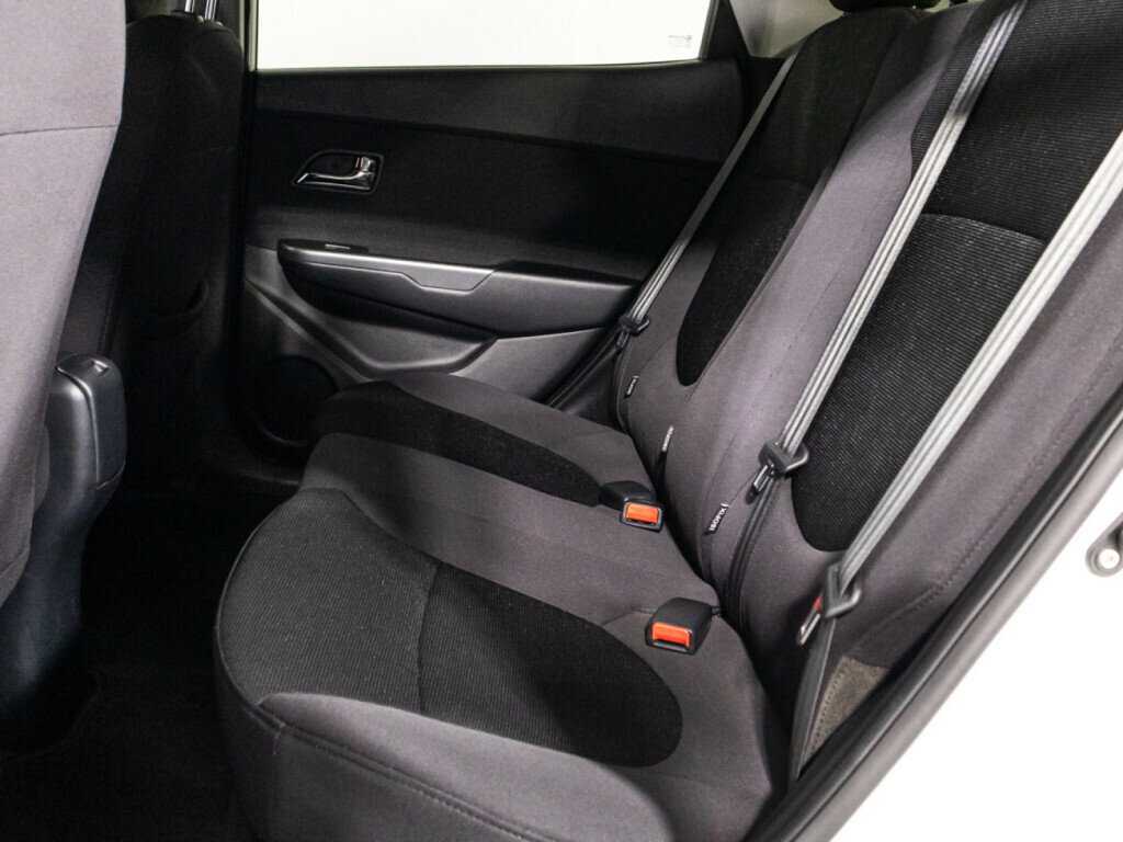 Kia Rio с пробегом — 2011 год. Фото: #9