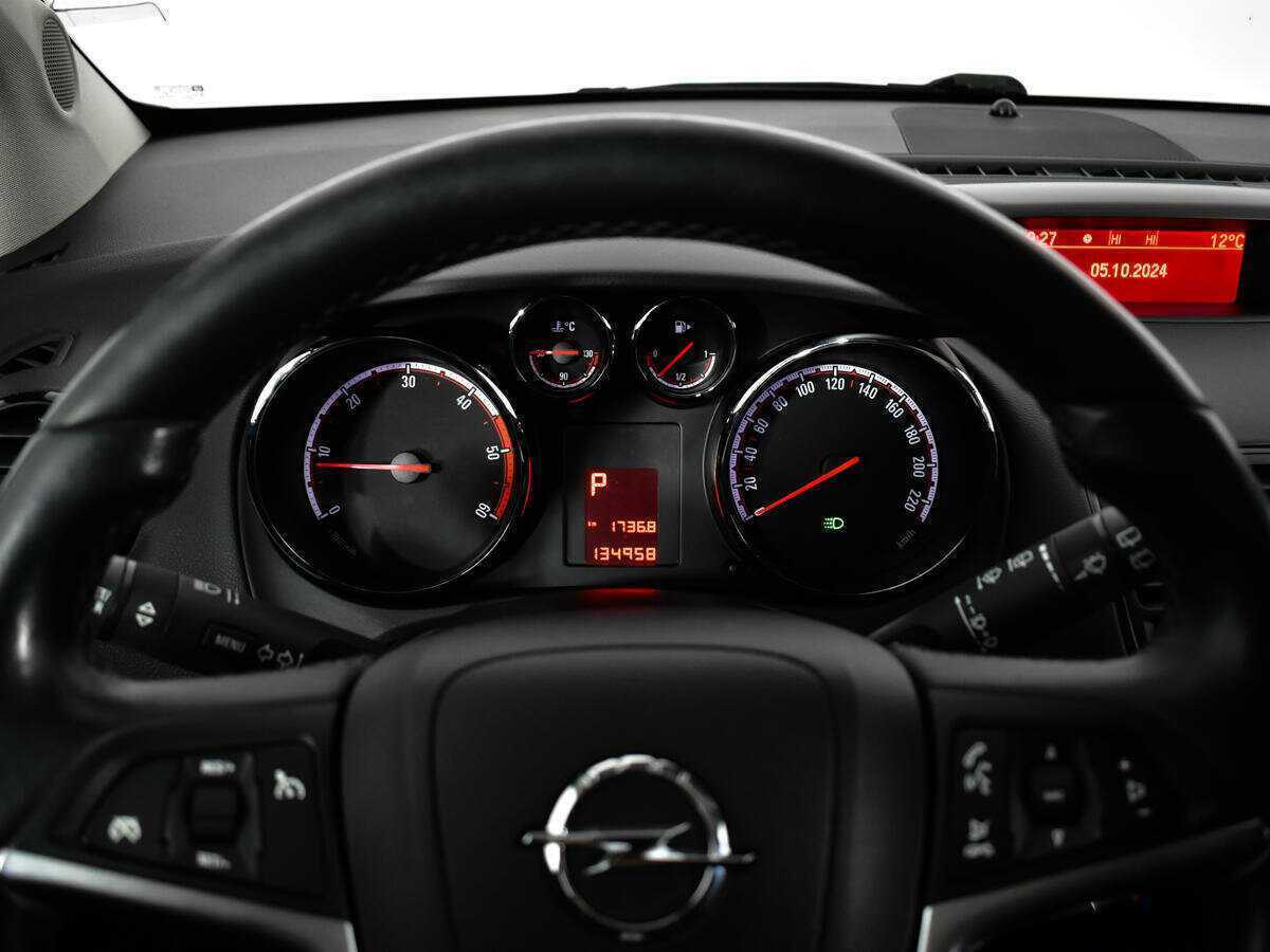 Opel Meriva с пробегом — 2011 год. Фото: #10