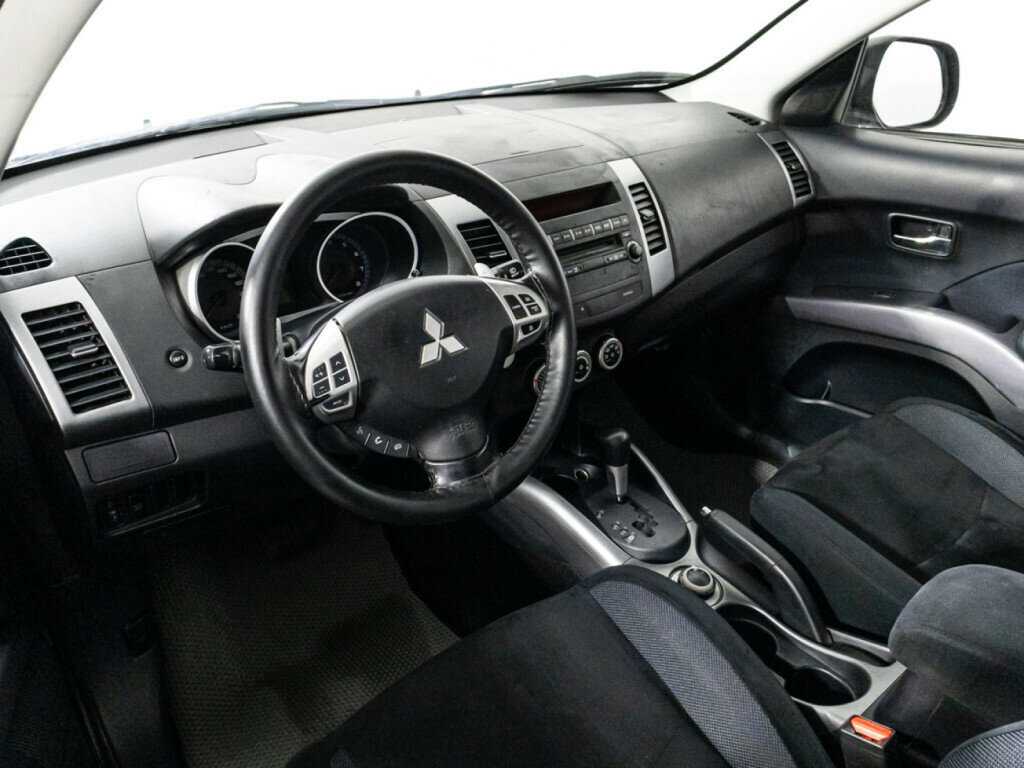 Mitsubishi Outlander с пробегом — 2008 год. Фото: #10