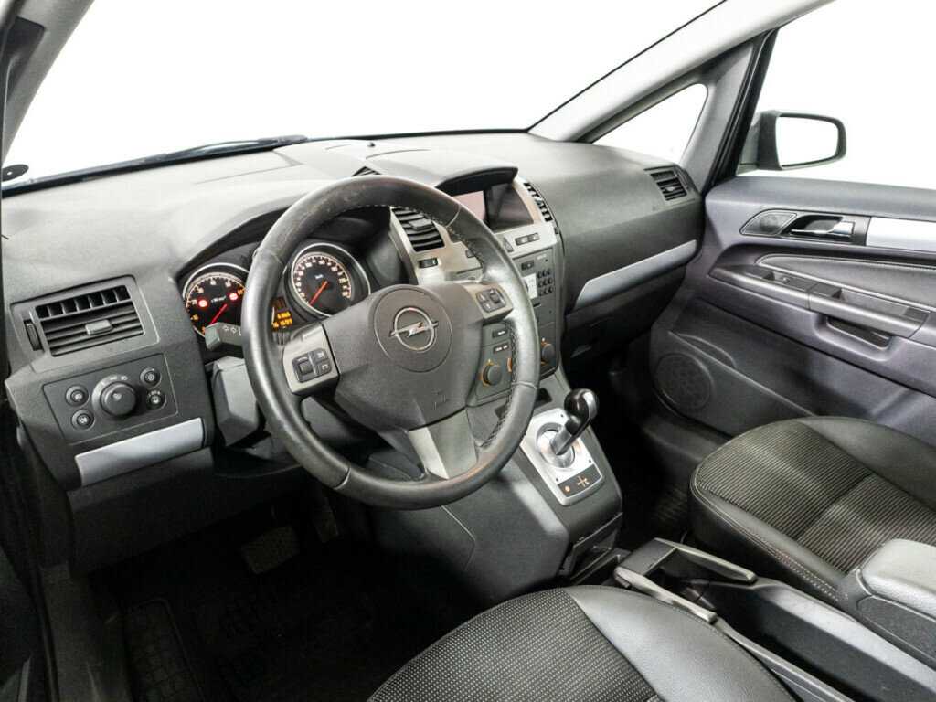 Opel Zafira с пробегом — 2007 год. Фото: #10