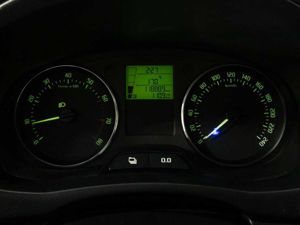 Skoda Fabia с пробегом — 2010 год. Фото: #11